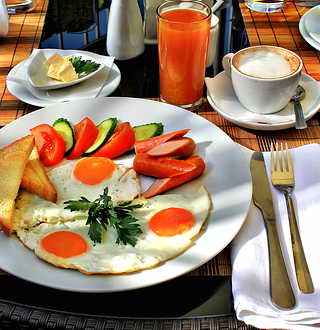 Завтрак в гостинице Черное Море Отрада в Одессе