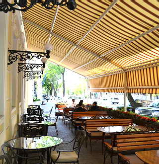 Летняя площадка ресторана Одесский Дворик